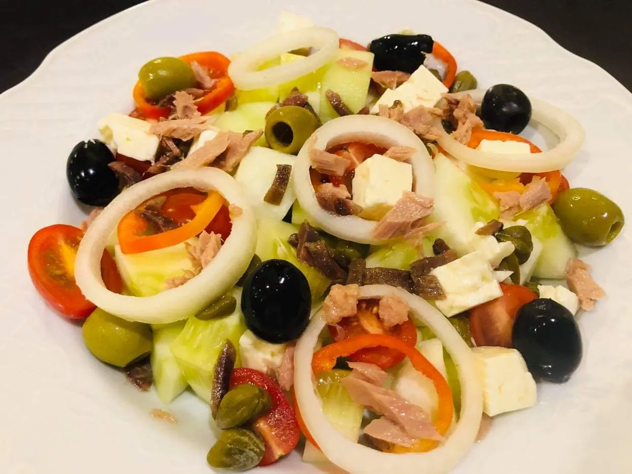 /images/restaurants/de-bonte-greek-salad.jpeg